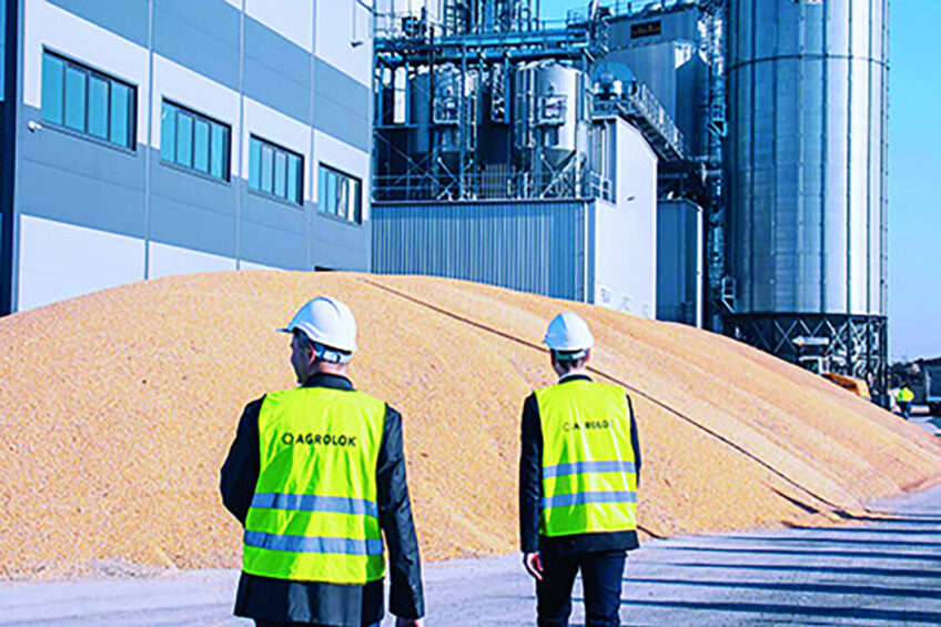 Since 2018, AGROLOK has been processing and refining high-quality feed components in Osiek, Poland, using KAHL machines. Photos AMANDUS KAHL