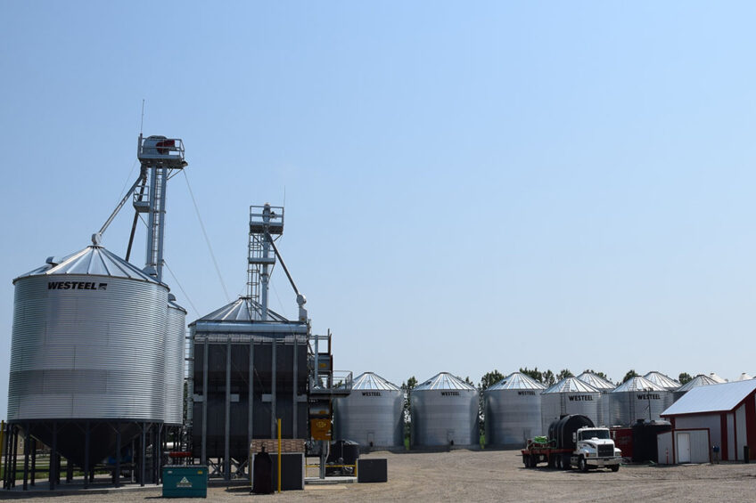 60% of the pig feed is produced on farms that have their own feed mills. Photos: Aage Krogsdam