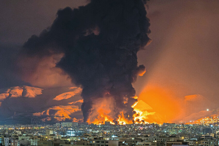 Smoke and flames rise at the site of airstrikes on an oil depot in Tehran on March 7, 2026. Photo: Sasan/MEI/SIPA/ANP