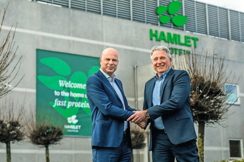 Photo: Erik Visser, CEO Hamlet Protein (left) and Bas van Driel, group director specialties at Agrifirm (right). Photo: Agrifirm